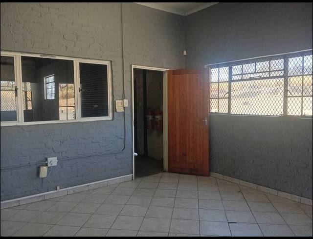 420M² WAREHOUSE TO LET IN ROCKY DRIFT